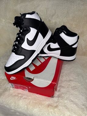 New in Box 🎉 Women’s Nike Dunk High -Size 6